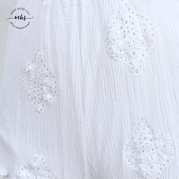 Illa Illa Embroidered Eyelet Surplice Tie Back Short Sleeve Romper White Women M - Picture 7 of 10